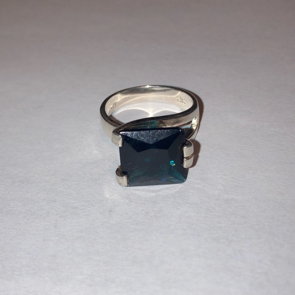 Vintage Sterling Silver 925 Ring with Dark Green stone  SIZE 8